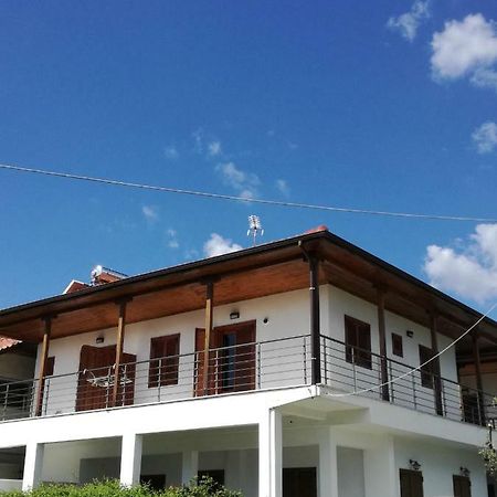 A. Studios Asproválta Luaran gambar